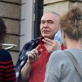 Ivo Pogorelić „uhvaćen“ u šetnji u Novom Sadu