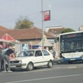 Udes u centru Kragujevca: Sudarili se autobus i automobil