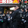 Haos u Nemačkoj: U navijačkim neredima povređeno najmanje 155 policajaca