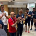 (Video) Scena se ponavlja, Srbija opet najbolja Premijer Vučević ovog puta sa zlatnim "delfinima", proslavlja se nova medalja