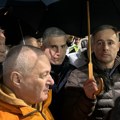 Toliko o pijetetu Ponašanje Milivojevića na protestu iznerviraće svakog normalnog građanina Srbije - crče čovek od smeha…