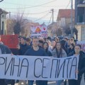 Maturanti gimnazije poručili tokom šetnje: Lažete više nego naši bivši FOTO