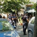 Policija okružila građane iz zbora Stari grad u Skenderbegovoj ulici