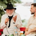 „Dogorelo je do noktiju, besni milijarderi ostvaruju profit, a mi smo samo mali robovi“, poručio Šerbedžija: Nova.rs u…