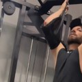 Glumac posle razvoda smršao preko 10 KG: Sad pokazao uz pomoć kojih vežbi je nabacio mišiće: Žene padaju u trans od snimka…