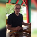 Vučić se vratio u Srbiju, uz slaninu i kulen na Paliću sa mladim liderima: "Ovo su prave evropske vrednosti"