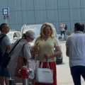 Suzana Mančić napustila Srbiju sa ćerkom: Jedna čeka dete sa generalom, dovezao ih besan auto