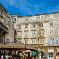 Nema više alkohola posle 21h! Ovaj grad na Jadranu "zavrnuo slavinu" usred sezone: Evo do kada će biti na snazi ova rigorozna…