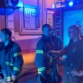 (Video) Dramatičan snimak Požar u zgradi usred noći u Novom Sadu, 4 osobe povređene! Veliki broj vatrogasaca hitno evakuisao…