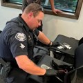 Nagrađivani policajac-heroj spasao psa koji se predozirao drogom fentanil