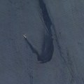 Svetu preti katastrofa: Raketiran brod u Crvenom moru, curi nafta i ostavlja trag dug 30 km: Amerika poslala zastrašujuće…