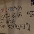 U blizini škole „Vladislav Ribnikar“ osvanuo grafit na kojem se Vučiću čestita rođendan