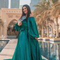 (Foto) Dragana Mirković se pridružila sinu i snajki u emiratima: Došla u Dubai sa ovim muškarcem - pevačica ne skida…