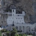 Veliki broj kragujevačkih vernika danas je prisustvovao liturgiji