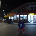(Foto) naš jutjuber motorom uleteo u radnju: Prodavac odmah skočio, odigrala se filmska scena