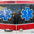 Motociklista teško povređen – vozio bez dozvole, kacige i registracije, prebačen u UKC Niš