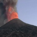 Drama u Italiji! Požari na Vezuvu, eruptirala Etna, dim se vidi iz Pompeje (video)