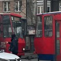 (Foto, video): Iskliznuo tramvaj iz šina, otežan saobraćaj na Bulevaru kralja Aleksandra