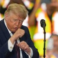 Врховни суд САД донео одлуку: Трамп може да депортује стотине хиљада имиграната?