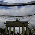 U centru Berlina postavljena mreža protiv dronova, Ukrajina na Dan nezavisnosti traži jaču PVO