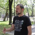 Професор Драган Антић одложио конференцију за медије испред гимназије
