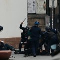 Francuska na ivici novog haosa: 70.000 policajaca na ulicama; Bačeni suzavac i vodeni topovi FOTO/VIDEO