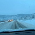 Снег и лед на путевима - навигација може да одведе у сметове, добро је имати свећу у аутомобилу