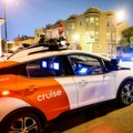 Robotska taksi vozila šire se u gradovima Kalifornije