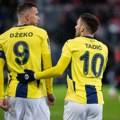 Prekinut meč Anderleht – Fener zbog tuče navijača (VIDEO)