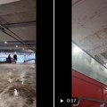 Probija i curi sa svih strana: Snimak nove Železničke stanice na Novom Beogradu u trenutku najvećeg pljuska pokazuje kako je…