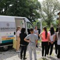 Knjige svuda stižu: „Bibliokombi“ kraljevačke biblioteke obilazi seoska područja