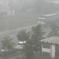 Potop na ulicama Brodareva: Jako olujno nevreme zahvatilo pogranični pojas Srbije ali i Crnu Goru