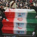 Stotine hiljada građana na sahrani iranskih vojnika i naučnika poginulih u sukobu sa Izraelom
