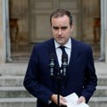 "Prihvatio funkciju iz osećaja dužnosti" Makron ponovo imenovao Lekornija za francuskog premijera