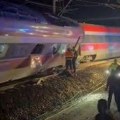 Dva voza iskočila iz šina u Španiji: Najmanje dve osobe poginule (foto/video)