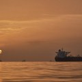 Ирански бродови пуцали на танкер у Ормуском мореузу