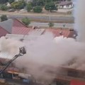 RTS: Veliki požar u Tržnom centru Enjub na Novom Beogradu