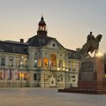 Grad Zrenjanin od bivše odbornice SNS kupuje brendirane poklone