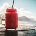 Najbolji prirodni analgetik! Jedna čaša soka ovog voća ublažava bol u zglobovima, plus, spavaćete kao bebe