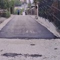 Čekali ga godinama, a onda im ostavili tri metra ulice bez asfalta
