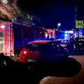 Od kuće ostala samo konstrukcija: Gori vikendica u Sremskoj Kamenici: Vatra progutala sve pred sobom (video)