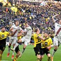 Veliki derbi bez pobednika - fantastični leverkuzen i dalje bez poraza: Bajer golom u nadoknadi šokirao Borusiju Dortmund!