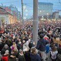 Svetske agencije: Desetine hiljada ljudi na protestima u Srbiji protiv populističkog predsednika