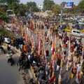 Najmanje šest osoba poginulo u gužvi na hinduističkom skupu u Indiji