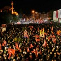 Snažan protest u Istanbulu: Hiljade na ulicama zbog hapšenja gradonačelnika, policija u punoj pripravnosti