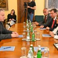 Sastanak maje Gojković i Dejana vuka stankovića Što pre uspostaviti redovan nastavni proces i da se studenti vrate u…