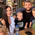 Bogdana Ražnatović objavila porodičnu fotku: Željko i Krstan ne skidaju osmeh, mali Isaija pokupio sve simpatije: "Ovo je…