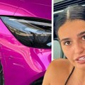 Bivšoj teniserki uništen skupoceni mercedes na parkingu: Našla misterioznu ceduljicu sa porukom na autu