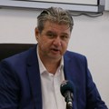 „Poziv iz SNS tokom protesta“: Direktor Hitne optužuje tehničare da nisu hteli da pruže pomoć naprednjacima, studenti kažu –…