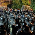 UŽIVO Tribina o autonomiji univerziteta u Novom Sadu: Studenti traže ulaz u fakultet i povlačenje policije, stigao odgovor…